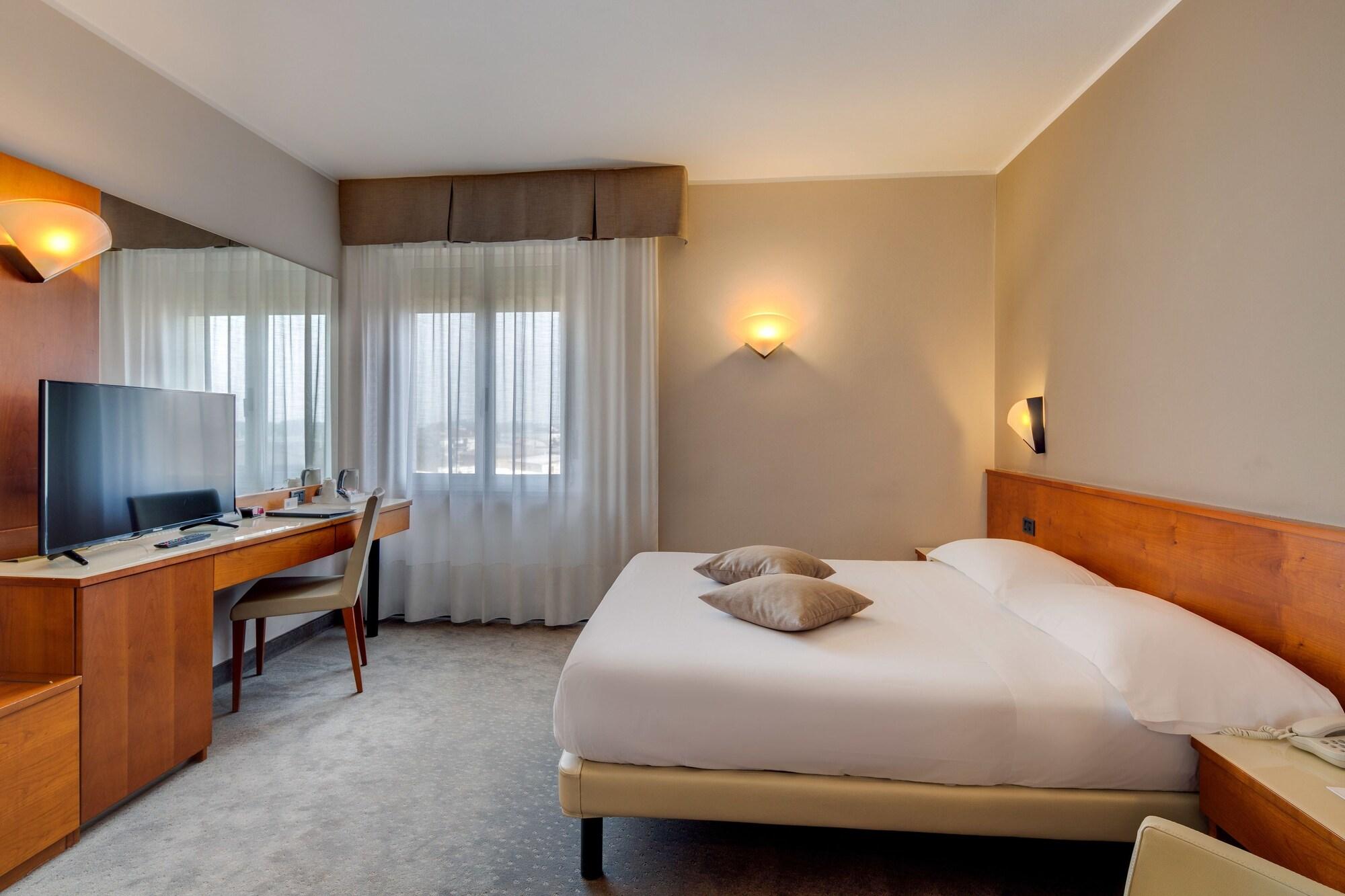 Best Western Hotel Turismo San Martino Buon Albergo Exteriör bild